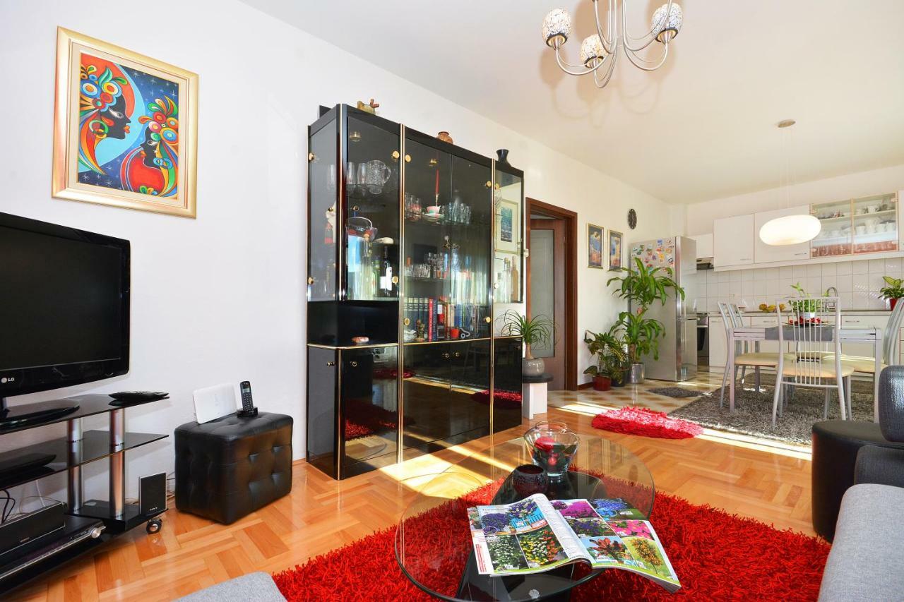 Artsy Apartment Klis Buitenkant foto